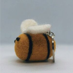 Honey bee Keyring
